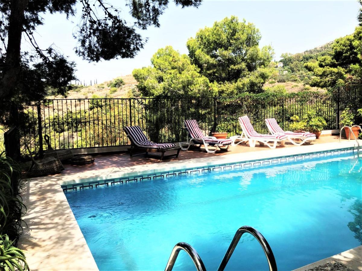 Vakantiehuis Pinares-malaga: Pool, Garden, Garaje, Wifi, *